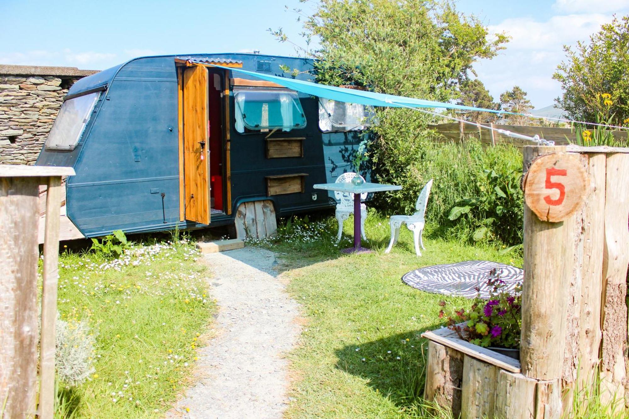 Retro Caravans At Valentia Island Escape Hotel Chapeltown Kültér fotó