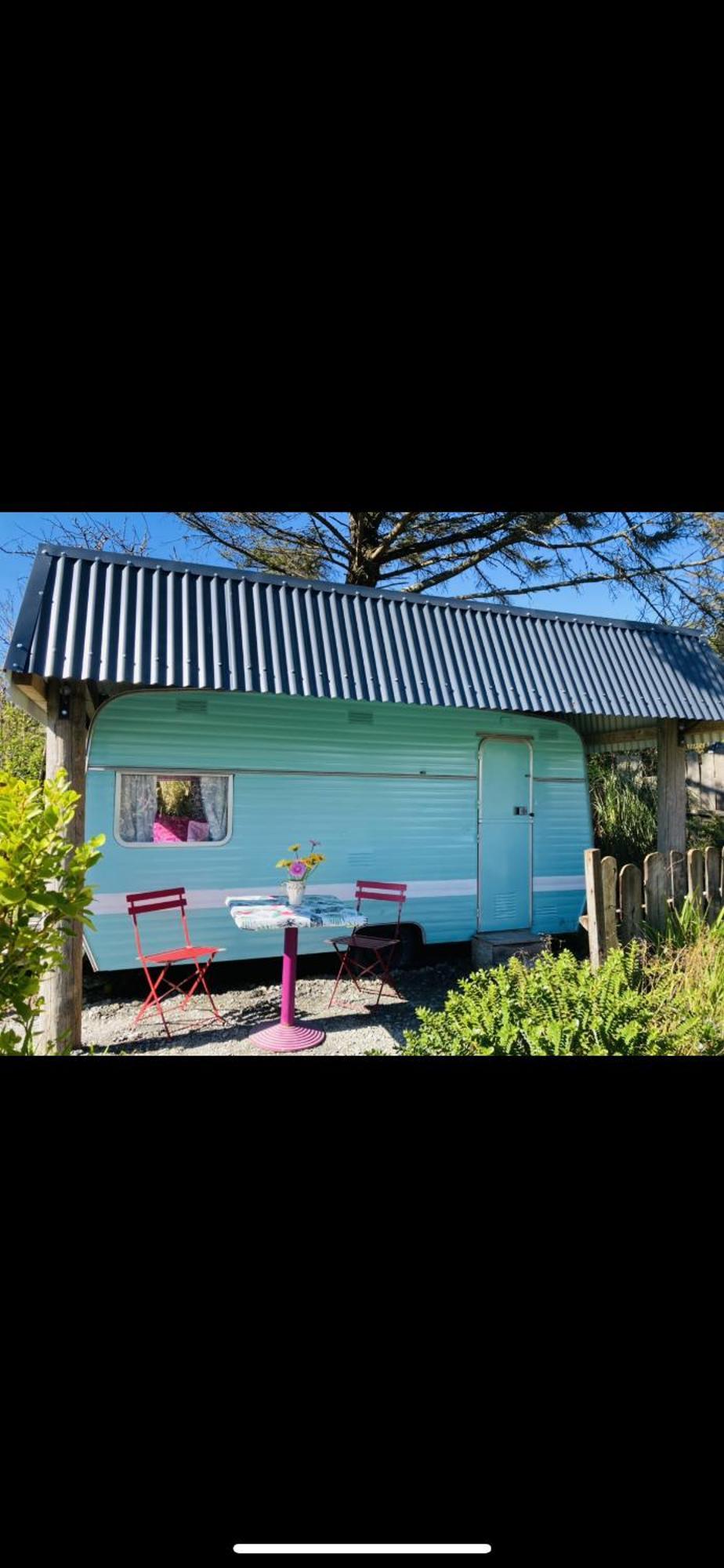 Retro Caravans At Valentia Island Escape Hotel Chapeltown Kültér fotó